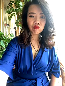 Snapshot of anna_yngs chatting on November 6, 2025, 2:26 am anna yngs online show from November 6, 2025, 2:26 am