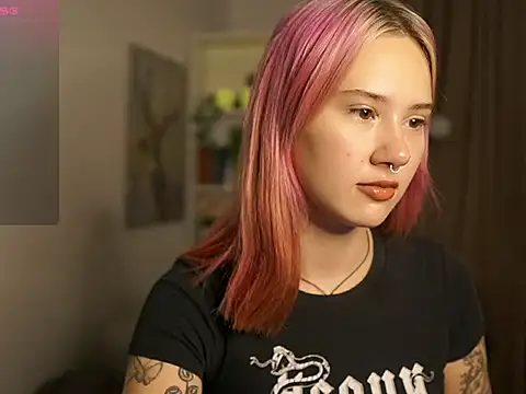 Snapshot of uwu_nika18 chatting on October 29, 2025, 9:30 am uwu nika18 online show from October 29, 2025, 9:30 am