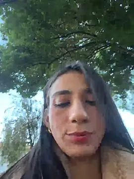 Snapshot of -juicy_ chatting on June 1, 2026, 11:04 pm -juicy online show from June 1, 2026, 11:04 pm