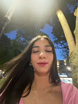 -juicy  online show from July 31, 2026, 11:35 pm