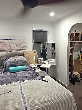 iamthepublickmasterbater online show from November 25, 2025, 3:01 pm