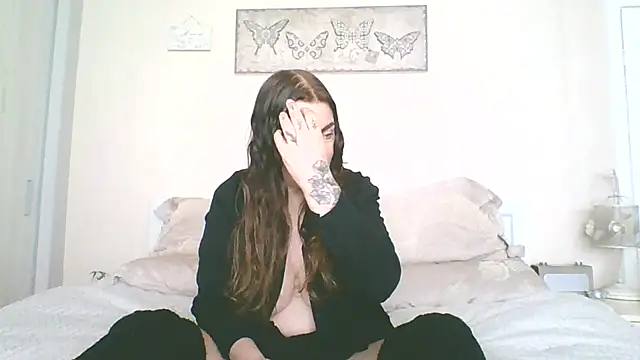 EllaKent online show from April 19, 2026, 9:10 am