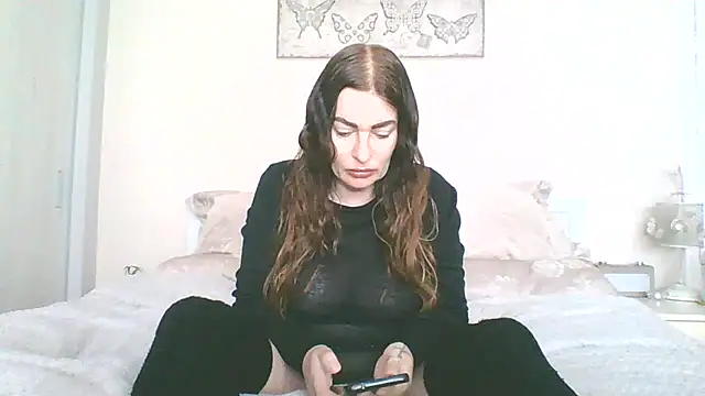 EllaKent online show from March 31, 2026, 2:41 pm