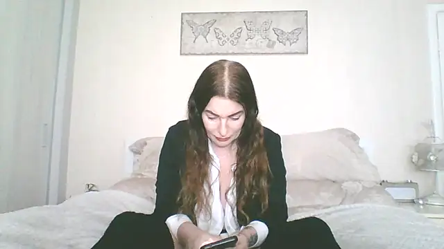 EllaKent online show from March 10, 2026, 3:38 pm