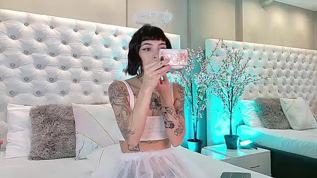 Snapshot of aa_lunit chatting on September 23, 2025, 12:56 pm aa lunit online show from September 23, 2025, 12:56 pm