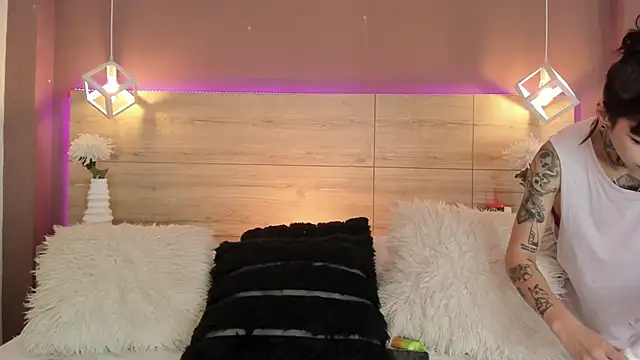 Snapshot of aa_lunit chatting on December 15, 2025, 1:17 pm aa lunit online show from December 15, 2025, 1:17 pm