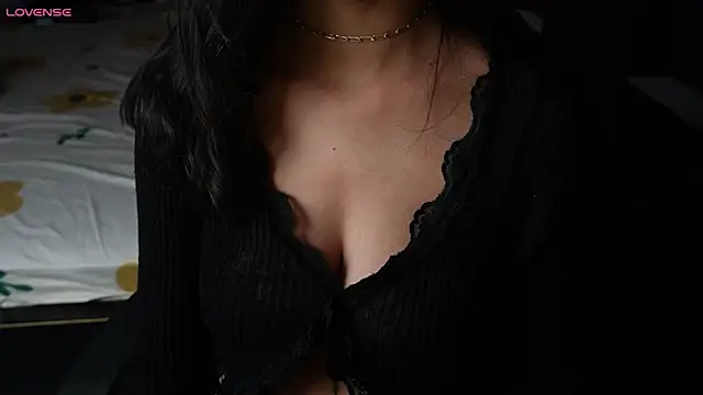 NidhiChandra online show from February 16, 2026, 6:39 pm