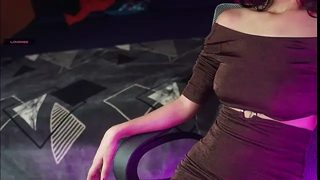 NidhiChandra online show from September 10, 2025, 11:42 am