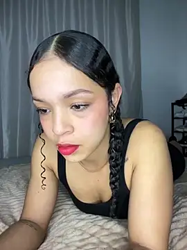 Yasmin777  online show from November 26, 2025, 11:27 pm