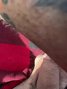 Chris2201hdb online show from April 23, 2026, 9:27 pm