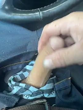 Chris2201hdb online show from April 27, 2026, 6:39 pm