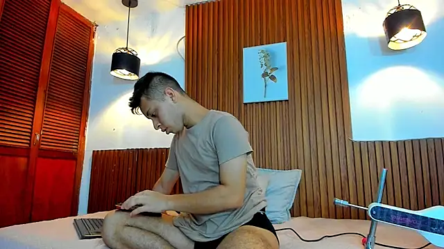 Snapshot of David_niet chatting on November 8, 2025, 6:11 pm David niet online show from November 8, 2025, 6:11 pm