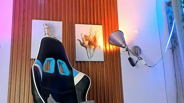 Snapshot of David_niet chatting on September 19, 2025, 5:39 pm David niet online show from September 19, 2025, 5:39 pm