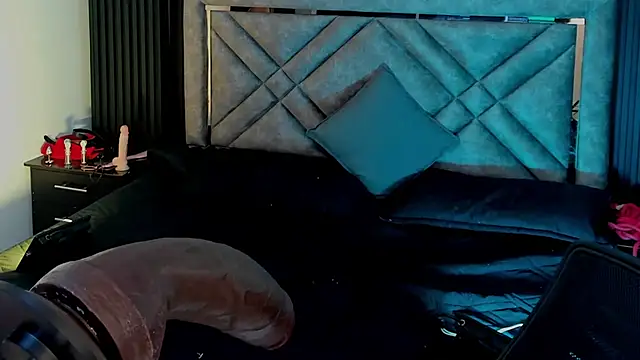 Snapshot of Issafoxx chatting on September 20, 2025, 12:32 pm Issafoxx online show from September 20, 2025, 12:32 pm