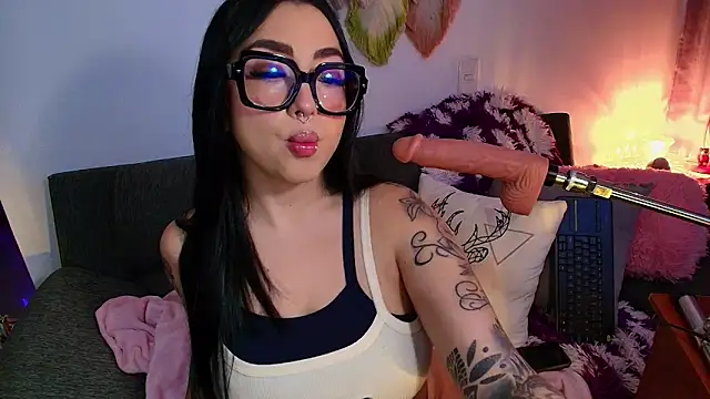 Snapshot of Claiborne_Morris chatting on December 1, 2025, 10:32 pm Claiborne Morris online show from December 1, 2025, 10:32 pm