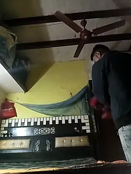 urdreamman online show from November 26, 2025, 2:22 am