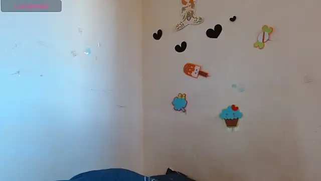 Akasha001 online show from November 17, 2025, 6:56 pm