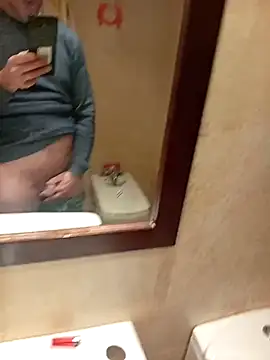 Snapshot of manchego85 chatting on December 3, 2025, 9:58 pm manchego85 online show from December 3, 2025, 9:58 pm