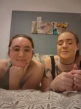Snapshot of AndHerXO chatting on July 11, 2026, 2:28 pm AndHerXO online show from July 11, 2026, 2:28 pm