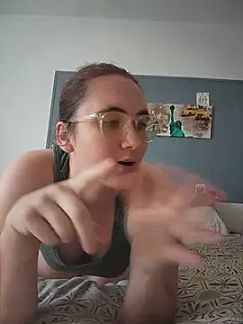 Snapshot of AndHerXO chatting on June 28, 2026, 1:28 pm AndHerXO online show from June 28, 2026, 1:28 pm