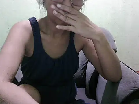 HotLadyPinay32 online show from February 9, 2026, 8:45 am