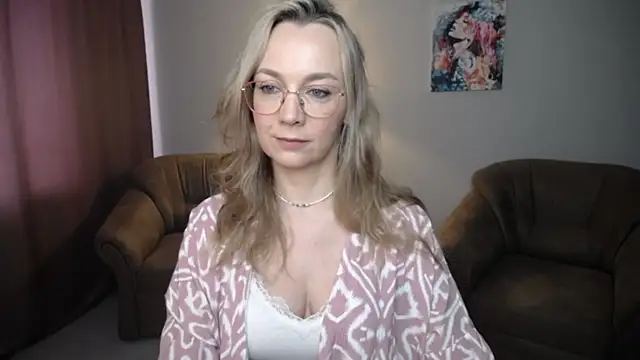 Ava Elior online show from July 3, 2026, 11:39 am