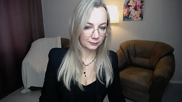 Snapshot of Ava_Elior chatting on September 15, 2025, 9:21 am Ava Elior online show from September 15, 2025, 9:21 am