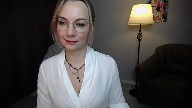 Snapshot of Ava_Elior chatting on October 20, 2025, 10:05 am Ava Elior online show from October 20, 2025, 10:05 am