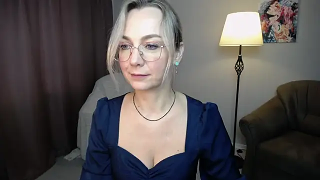 Snapshot of Ava_Elior chatting on October 10, 2025, 9:43 am Ava Elior online show from October 10, 2025, 9:43 am