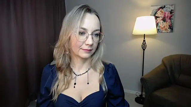 Snapshot of Ava_Elior chatting on October 24, 2025, 10:03 am Ava Elior online show from October 24, 2025, 10:03 am