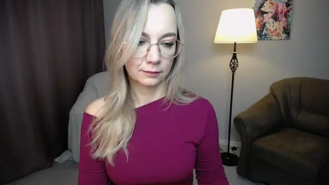 Snapshot of Ava_Elior chatting on October 12, 2025, 6:04 am Ava Elior online show from October 12, 2025, 6:04 am