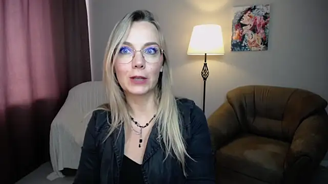 Snapshot of Ava_Elior chatting on September 10, 2025, 12:15 pm Ava Elior online show from September 10, 2025, 12:15 pm