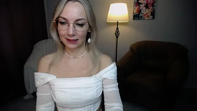 Snapshot of Ava_Elior chatting on September 28, 2025, 10:22 am Ava Elior online show from September 28, 2025, 10:22 am