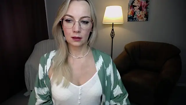 Snapshot of Ava_Elior chatting on September 22, 2025, 9:26 am Ava Elior online show from September 22, 2025, 9:26 am