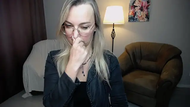 Snapshot of Ava_Elior chatting on September 11, 2025, 7:08 am Ava Elior online show from September 11, 2025, 7:08 am