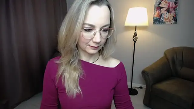 Snapshot of Ava_Elior chatting on November 16, 2025, 5:56 am Ava Elior online show from November 16, 2025, 5:56 am