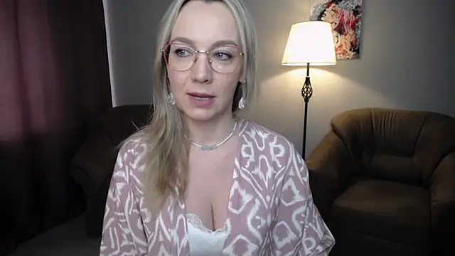 Ava Elior online show from April 18, 2026, 11:23 am