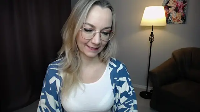 Snapshot of Ava_Elior chatting on November 23, 2025, 6:34 am Ava Elior online show from November 23, 2025, 6:34 am