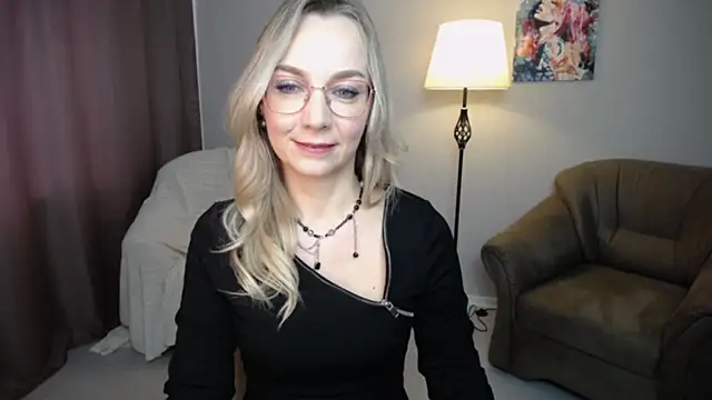 Snapshot of Ava_Elior chatting on October 9, 2025, 9:43 am Ava Elior online show from October 9, 2025, 9:43 am