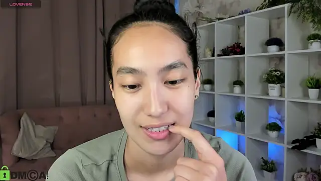 Snapshot of FlirtyAura chatting on June 24, 2026, 3:38 am FlirtyAura online show from June 24, 2026, 3:38 am