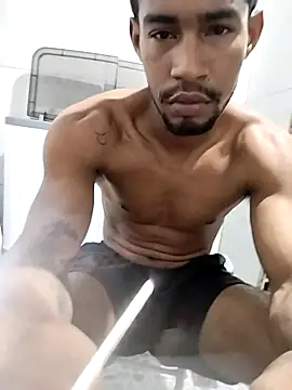 Kesurra online show from November 13, 2025, 3:43 am