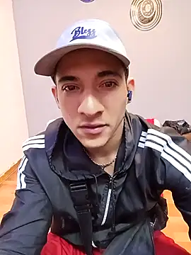 Snapshot of jhonny_thes28 chatting on December 14, 2025, 9:37 am jhonny thes28 online show from December 14, 2025, 9:37 am