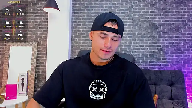 connorsmiith online show from September 11, 2025, 1:55 pm