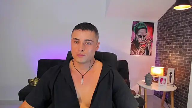 connorsmiith online show from September 9, 2025, 4:33 am