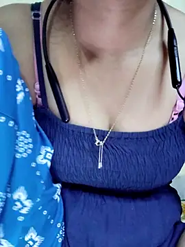 Snapshot of raju-ki-rani chatting on November 6, 2025, 9:02 am raju-ki-rani online show from November 6, 2025, 9:02 am