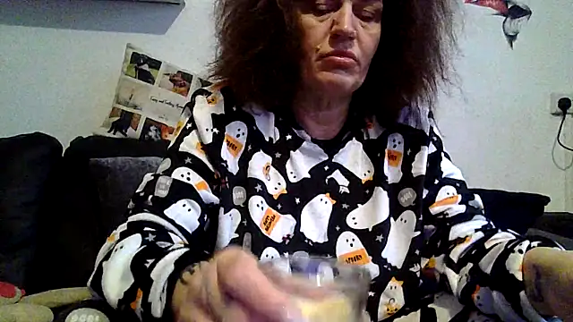 RubyyRosee online show from March 16, 2026, 9:02 am