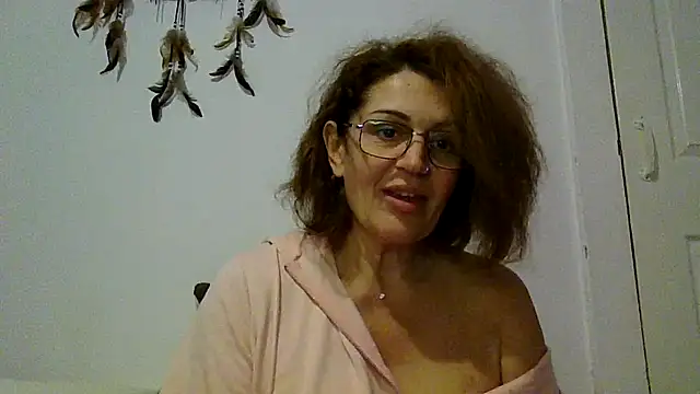 Snapshot of RubyyRosee chatting on November 4, 2025, 4:22 pm RubyyRosee online show from November 4, 2025, 4:22 pm