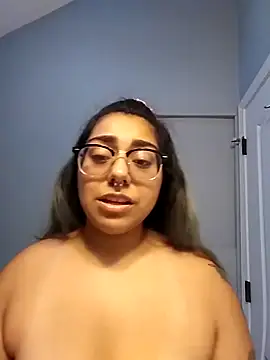 Snapshot of Lovelyrainn chatting on September 22, 2025, 11:55 pm Lovelyrainn online show from September 22, 2025, 11:55 pm