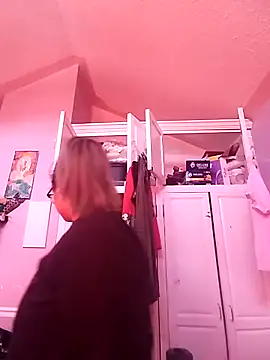 Snapshot of Lovelyrainn chatting on September 26, 2025, 4:25 pm Lovelyrainn online show from September 26, 2025, 4:25 pm