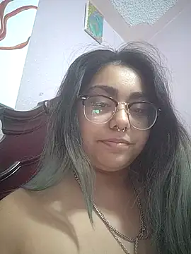 Snapshot of Lovelyrainn chatting on November 12, 2025, 2:04 am Lovelyrainn online show from November 12, 2025, 2:04 am